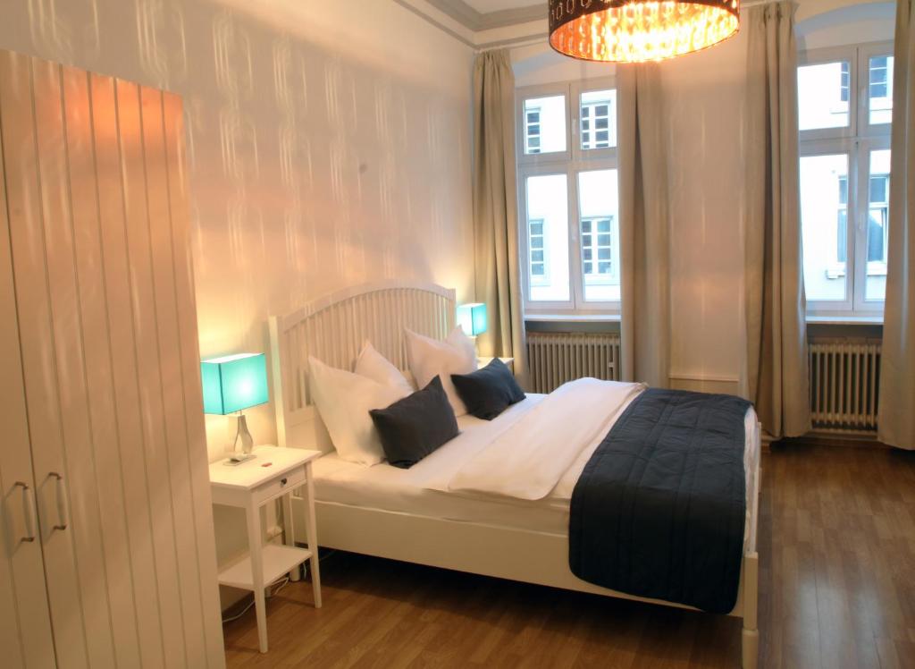 studio-mit-eigenem-badezimmer-ausserhalb-des-zimmers-2